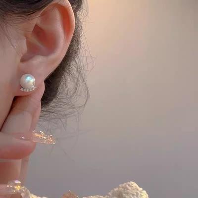 Hochwertige Kompakte Zirkon-Perlenohrringe für Damen Nische Leichter Luxus Retro-Persönlichkeit Einfach und Vielseitig Modische Ohrringe