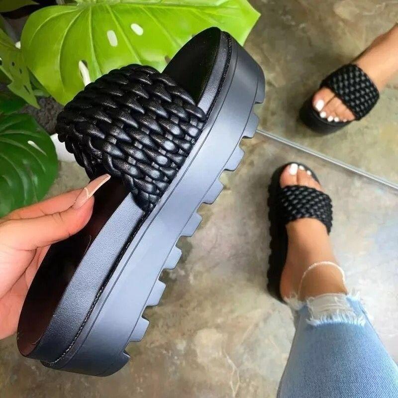Large Size Women's Thick-soled Cool Slippers Beach Shoes Woven Thickened Summer New Muffin Slippers