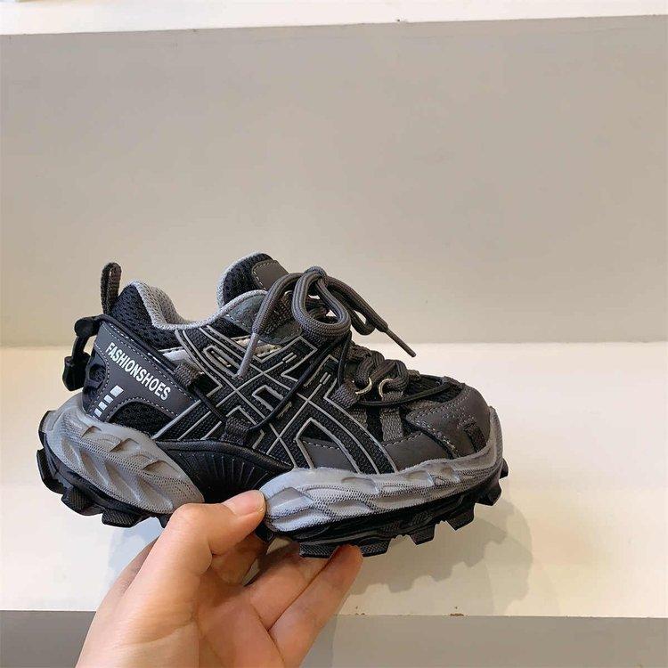 

Детская спортивная обувь 2025 весна новая обувь для пап для мальчиков полированная вставка старые повседневные туфли для девочек модный бренд 37 темно-серого