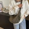 Сумка-кроссбоди хобо для отдыха с большим отделением, универсальный и нишевый дизайн, нейлоновая сумка на плечо, студенческая, для почтальона