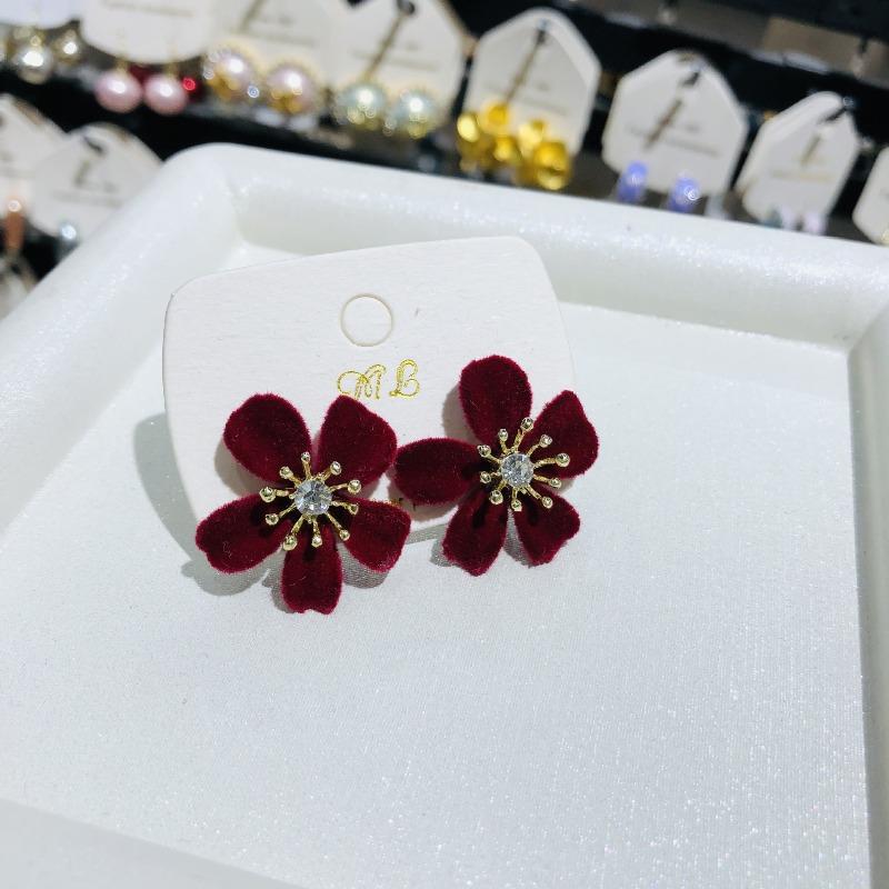 Vintage Wine Red Flocking Flower Stud Earrings for Women Classic Flower Petal Sweet Elegant Earrings Wedding Party Jewelry Gift