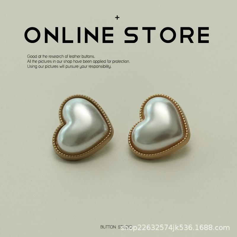 

5Pcs Pearl Love-Shaped Metal Buttons Tweed Jacket Sweater Buttons Women S Clothing Jewelry Buckle Accessories Heart Shape & 18mm [Weight 2.4g]