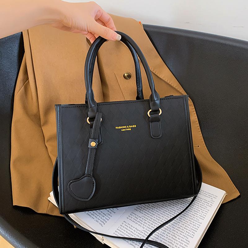 2025 Autumn New Simple and Fashionable Large-capacity Portable Large Bag Simple and Fashionable Casual Shoulder Bag Small Square Bag