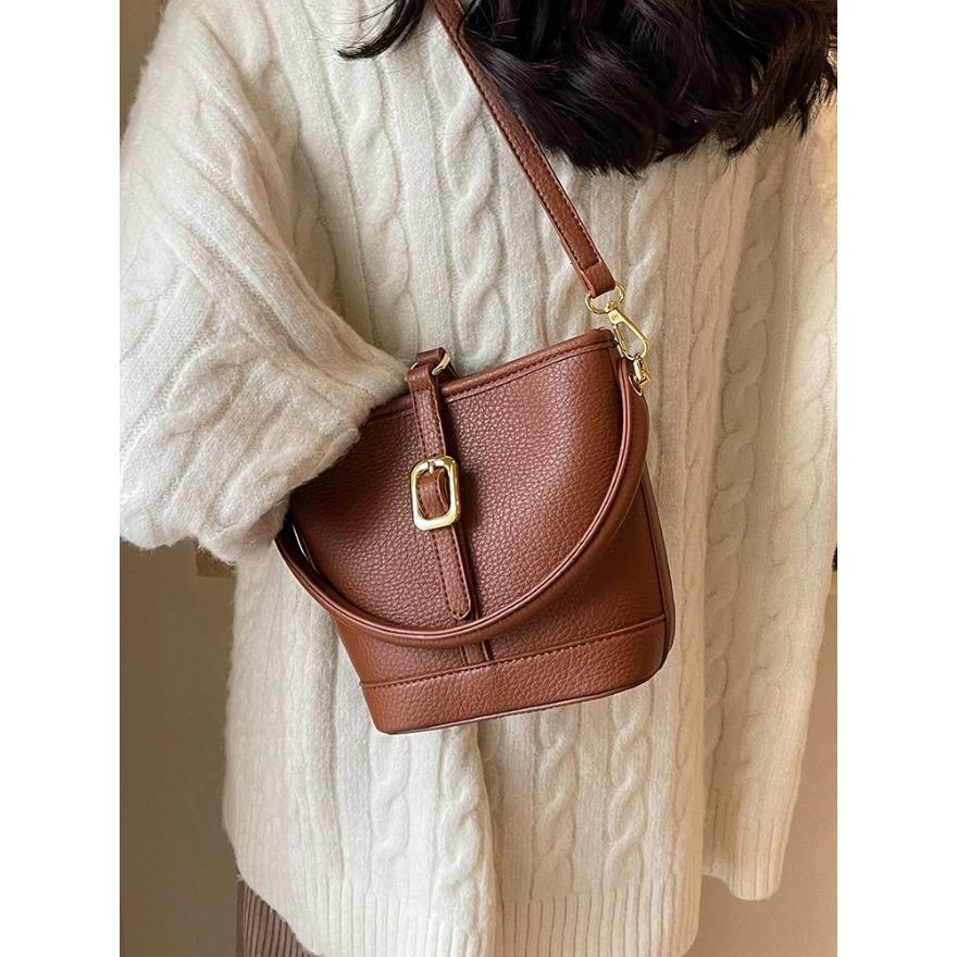 Soft Leather Small Handbags for Women Retro Solid Color Zipper Design Lady Bucket Bags Fashion Versatile Crossbody Bag