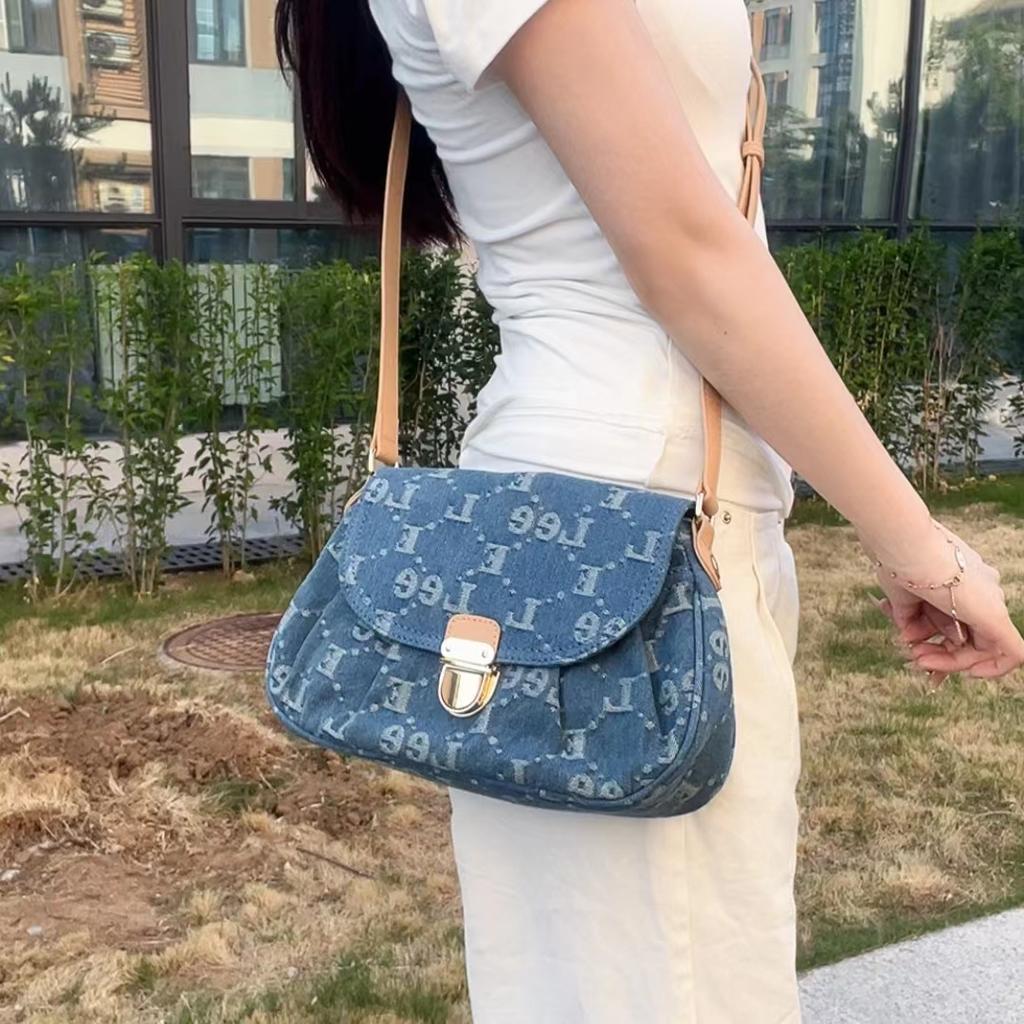 New Lee Fabric Crossbody Bag, Shoulder Bag Medium Women's Denim Blue LE240008M-503