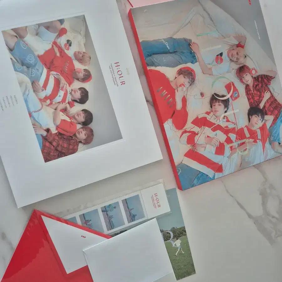TXT 4 Types of Photobooks Used