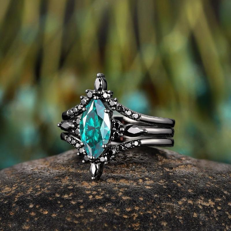 European and American new fashionable green zircon inlaid personalized light luxury versatile women's three-piece ring
