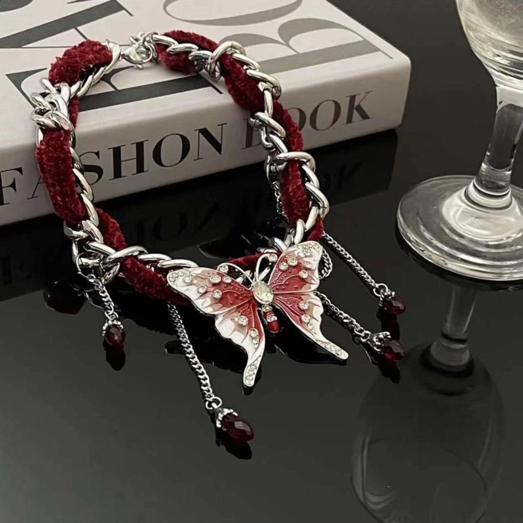 GemChic Women's Necklace Cool Hottie Red Velvet Drop Oil Fringe Necklace Ladies Fashion Clavicle Chain Birthday Christmas Jewelry Gift