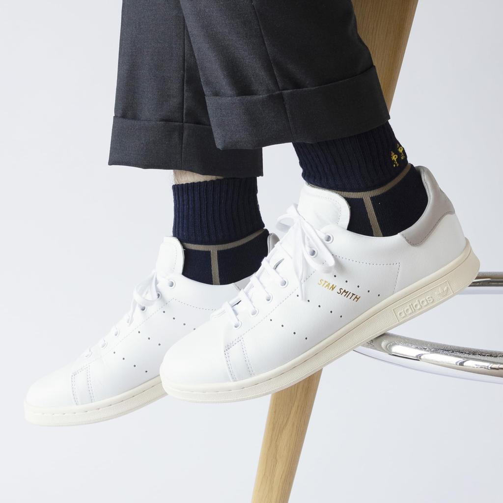 [CHICSTOCKS] <Official> CHICSTOCKS Snoopy Goods – Snoopy Gift Socks – Men's & Women's Japanese-Made Line Beagle Scout (Size M, Navy × Beige)