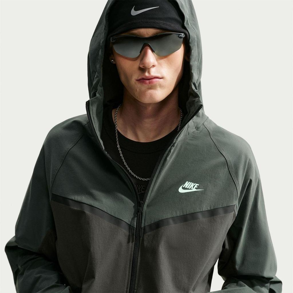 Nike Mens Tech Woven Hooded Jacket