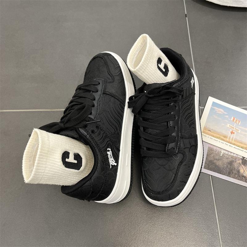Wind retro black silk skateboard shoes men's niche design sense sports and leisure shoes trendy versatile couple shoes
