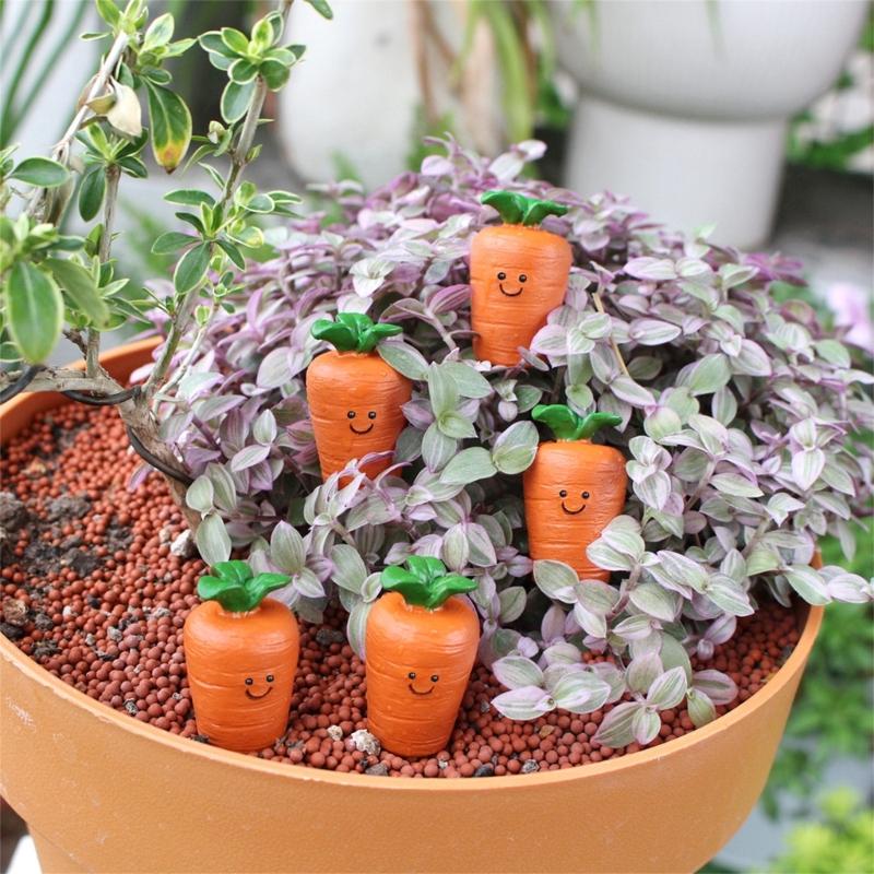 Easter Stake Carrot Statue Smile Carrot Shaped Figurines Plant for Indoor and Outdoor Sculpture Decors
