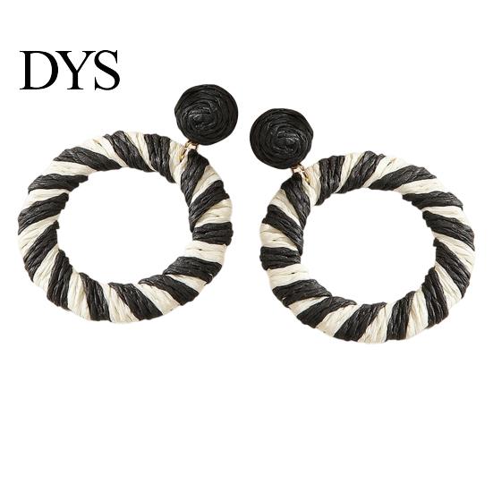 Easy Wear Earlobe Friendly 1 Pair Boho Raffia Circle Earrings for Women, Summer Handmade Large Straw Rattan Round Drop Dangle Earrings, Statement