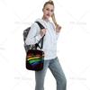Regenbogenflagge Herz auf Schwarzem Hintergrund Tragbare Lunchtasche für Damen Herren Isoliert Wiederverwendbare Box für Büroarbeit Picknick Strand
