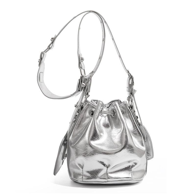 New Versatile Drawstring Women's Bag Fashion Bucket Bag Rivet Motorcycle Bag High-end Casual Commuter Shoulder Crossbody Bag
