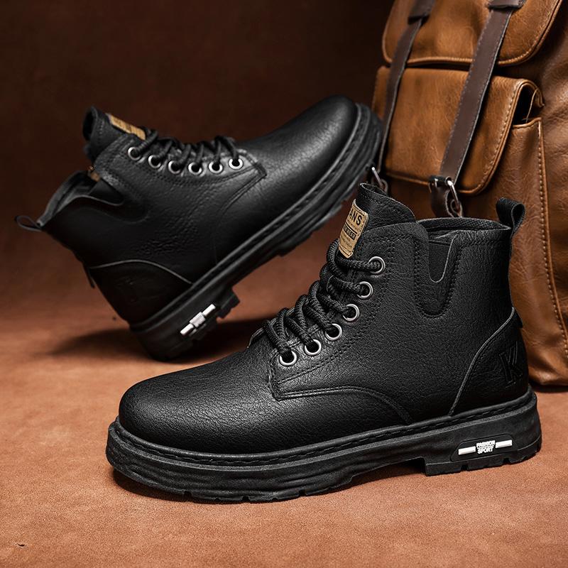 Luksuriøse menn ankelstøvler Retro britiske høye toppstøvler for menn mote skinnsko av høy kvalitet 2024 Nye utendørs menn motorsykkelstøvler