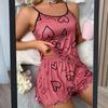 2 pezzi/set pigiama da donna con spalline e stampa a cuore elastico o collo senza maniche con arricciature a vita alta