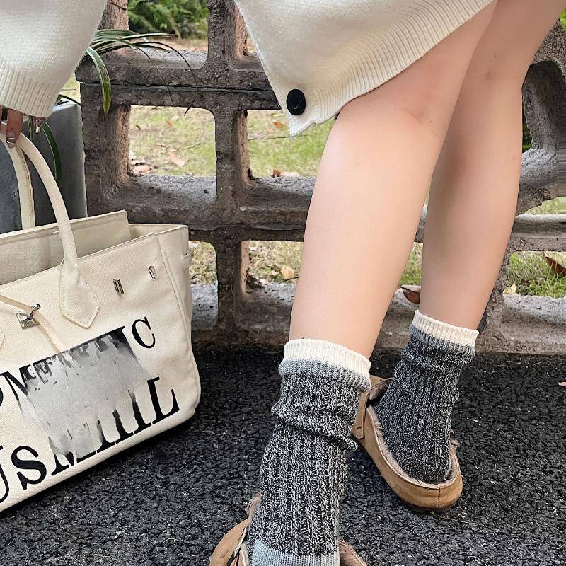 Autumn and Winter Sports Color-blocking Mid-calf Socks, Retro Thick Thread Pile Socks, Grey and Beige Versatile Socks, Women's Socks