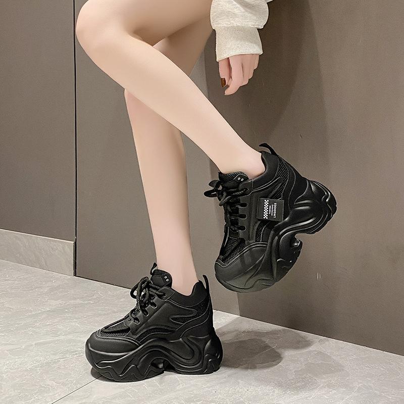 2025 New Chunky Leather Women's Sneakers Solid Color Internal Increase Casual White Ladies Shoes Platform Trainer Jogging Shoe