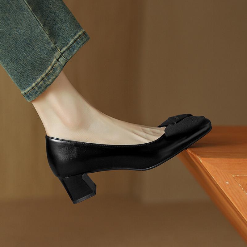 

New casual women s flat shoes low-heeled women s leather shoes black four-season wear square heel single shoes beef tendon soft sole foot cover 39 чёрный