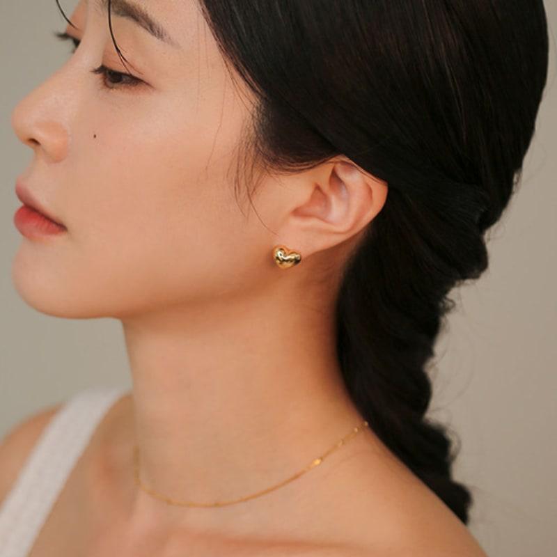 JUDY AND PAUL Muse Plump Heart Earrings