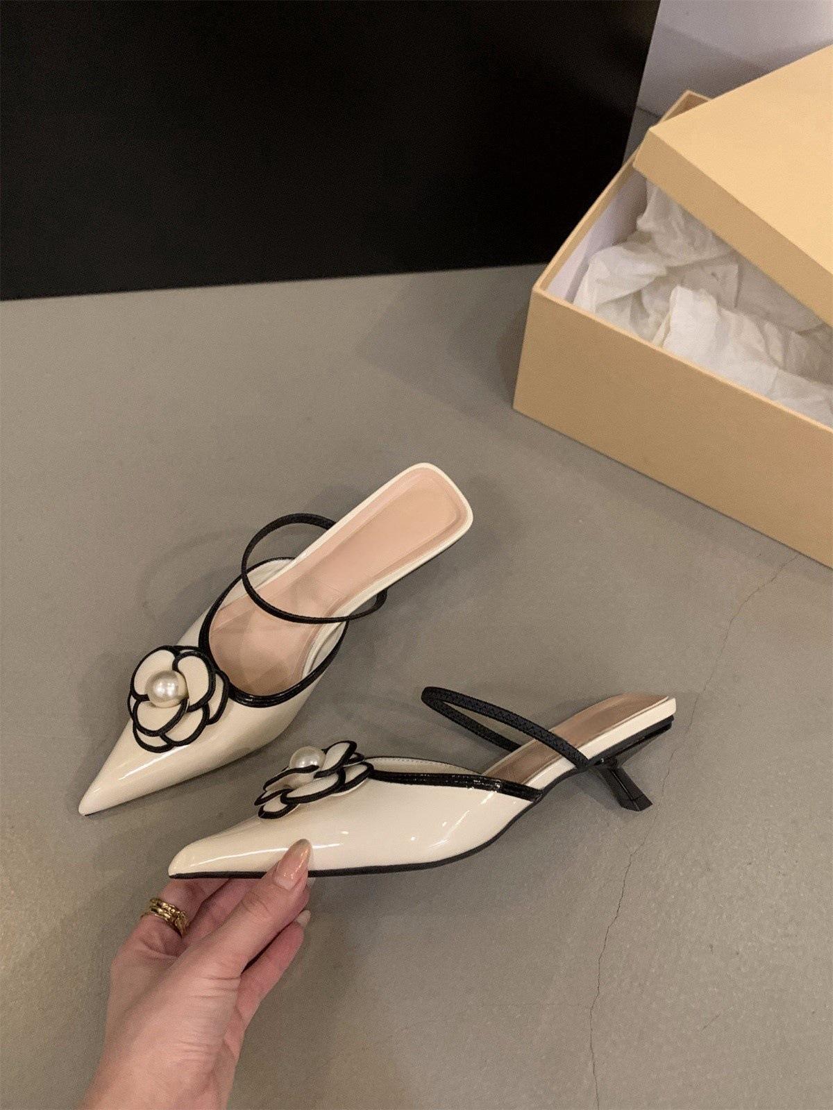 

Французские маленькие туфли на высоком каблуке в стиле ретро с сумкой на голове, женские туфли, новинка 2025 года, маленькие ароматные ветряные туфли с полуподносом 42