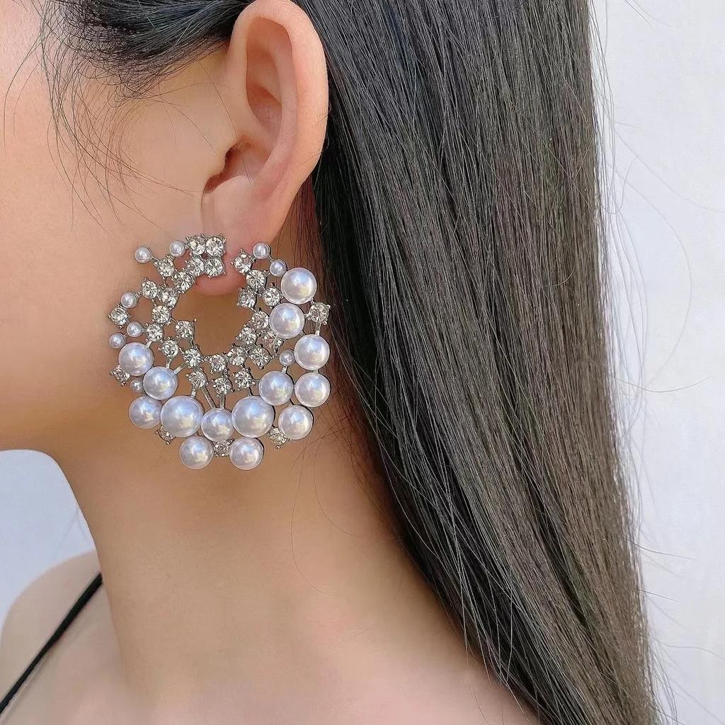 Vintage Silver Color Big Pearl Hoop Earrings for Women Exquisite Metal C-Shape Irregular Semicircular Earring Fashion Jewelry