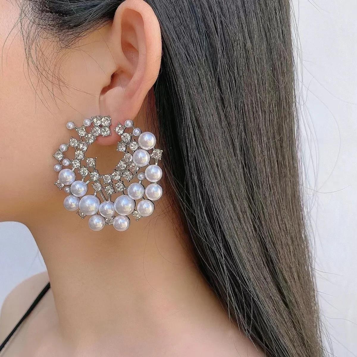 Vintage Silver Color Big Pearl Hoop Earrings for Women Exquisite Metal C-Shape Irregular Semicircular Earring Fashion Jewelry