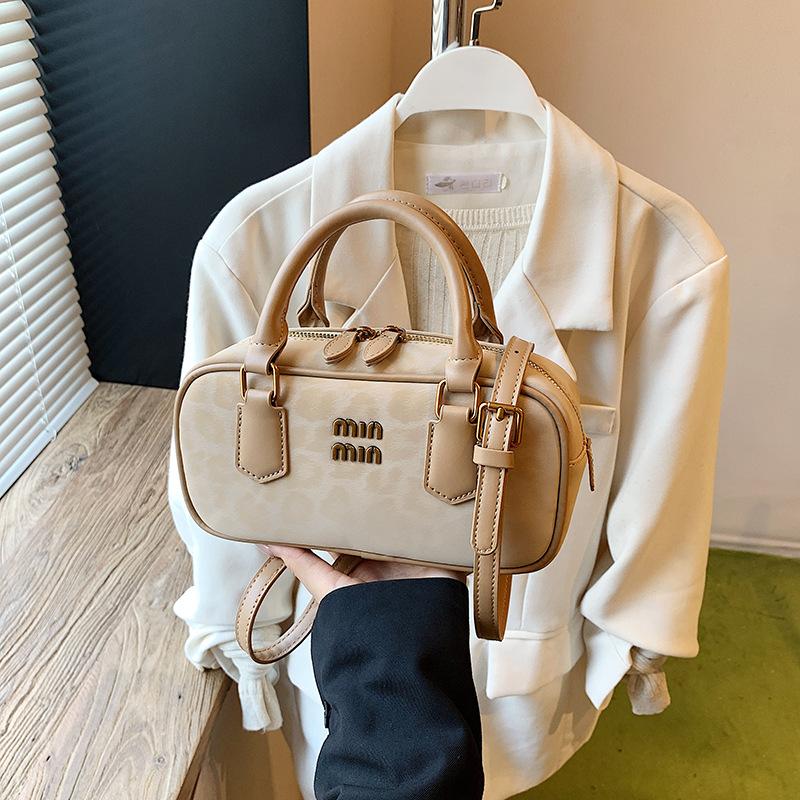 

2025 новая сумка для боулинга женская универсальная нишевая большая вместимость сумка-подушка Boston леопардовый принт портативная сумка-мессенджер 23*8*11 абрикосовый