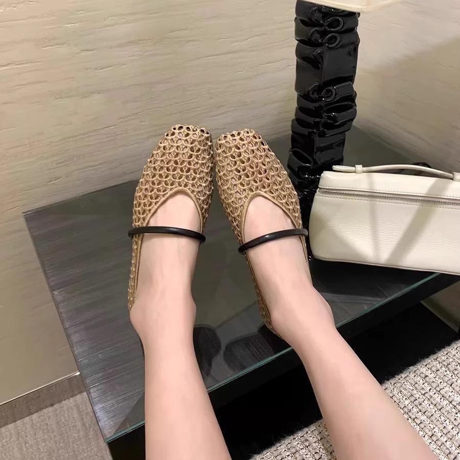 

Ретро плетеные римские туфли с маленьким квадратным носком, с мелким вырезом, на одинарном ремешке, с перфорацией, повседневные балетки для женщин, новинка весны и лета 2025 года 40 шампанского