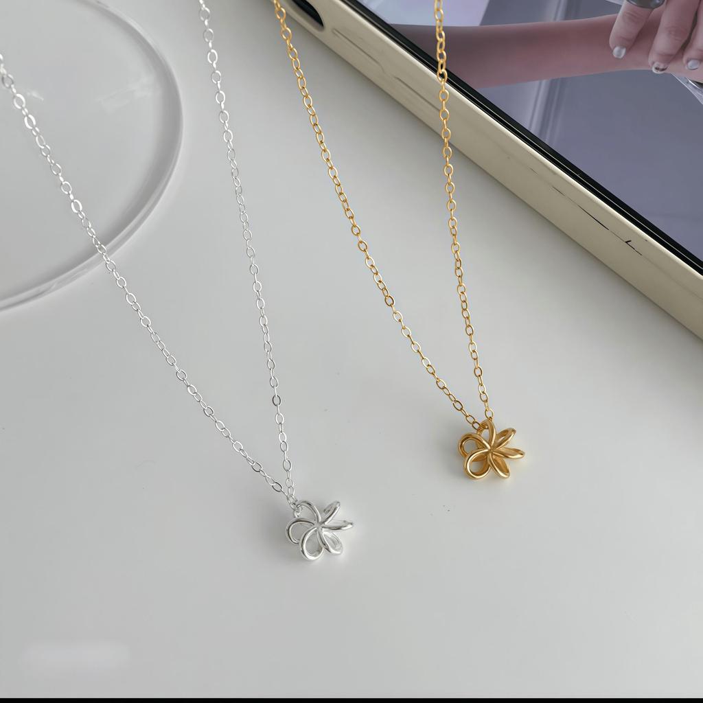 S925 Sterling Silver 18K Gold Ice Cream Flower Necklace with Rotating Lines Clavicle Chain