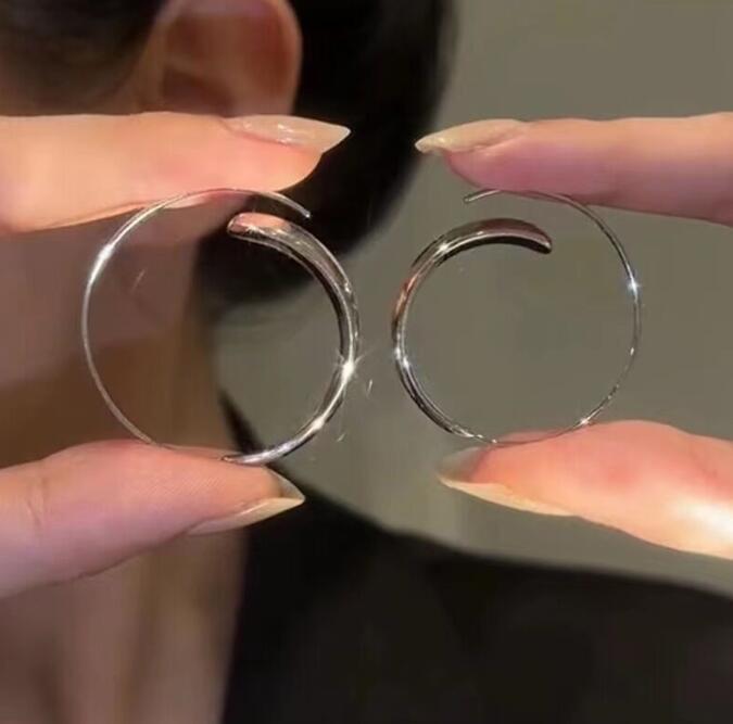 Bold Metal Circle Stud Earrings for Women – Statement Ear Cuff Hoop Jewelry