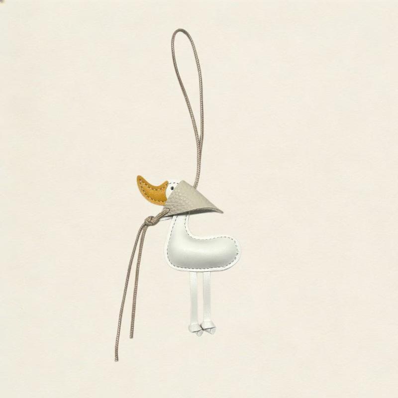 New Creative Scarf Duck Duck Duckling Car Keychain Leather Bag Pendant Pendant Car Keychain Decoration With Cute Keychain