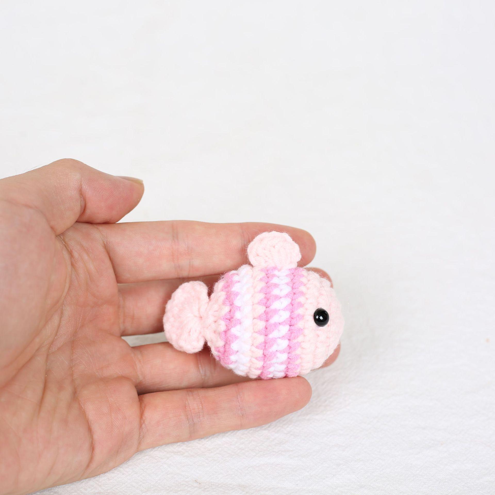 

Вязанный вручную брелок в виде рыбы-клоуна - Милое вязаное украшение из шерстяной пряжи