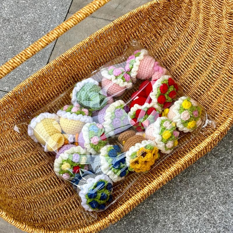 

15 Pack Hand-Knitted Bouquets Finished Product Cute Full Shape for Wedding Decor Bridesmaid/Birthday Gifts Keychain Accessories