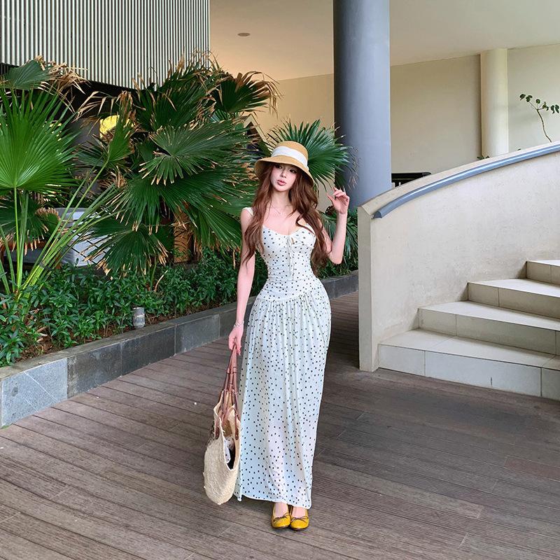 French Retro Polka Dot Suspender Dress for Women's Summer New Seaside Vacation Style Waist and Thin Temperament Long Skirt