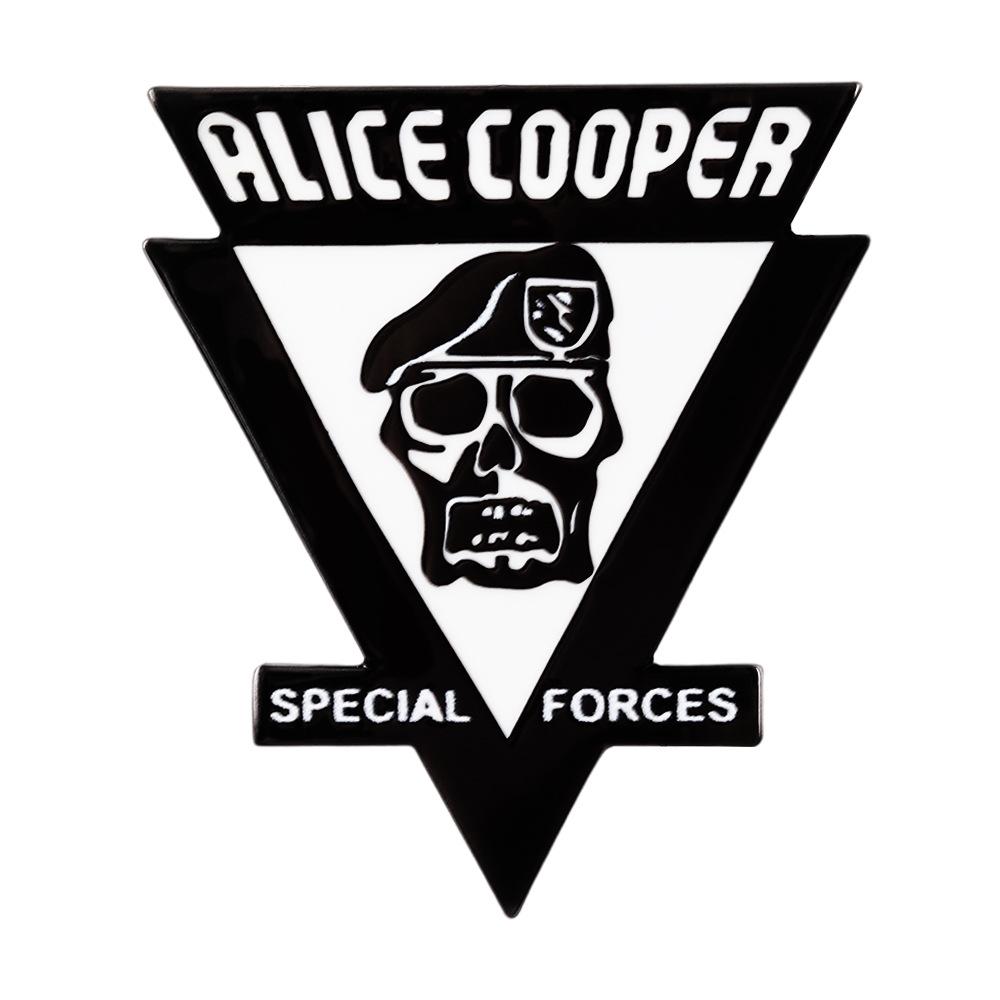 

Значок-брошь с альбома Alice Cooper Special Forces - аксессуар в стиле рок-группы. чёрный