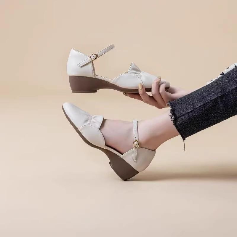 Letní nové módní lodičky s ostrou špičkou a mělkým výkrojem, duté, s měkkou podrážkou, s taškou na hlavě, středním podpatkem, jednobarevné, slovo s vycházkové kožené boty teplota