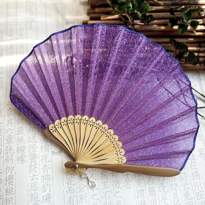 Bambus geschnitzter Fächerknochen Retro Muschelfächer Vintage Gold Silber Seidengarn Stoff Einfacher Faltfächer Hochzeits Tanz Handfächer Geschenk Dekor