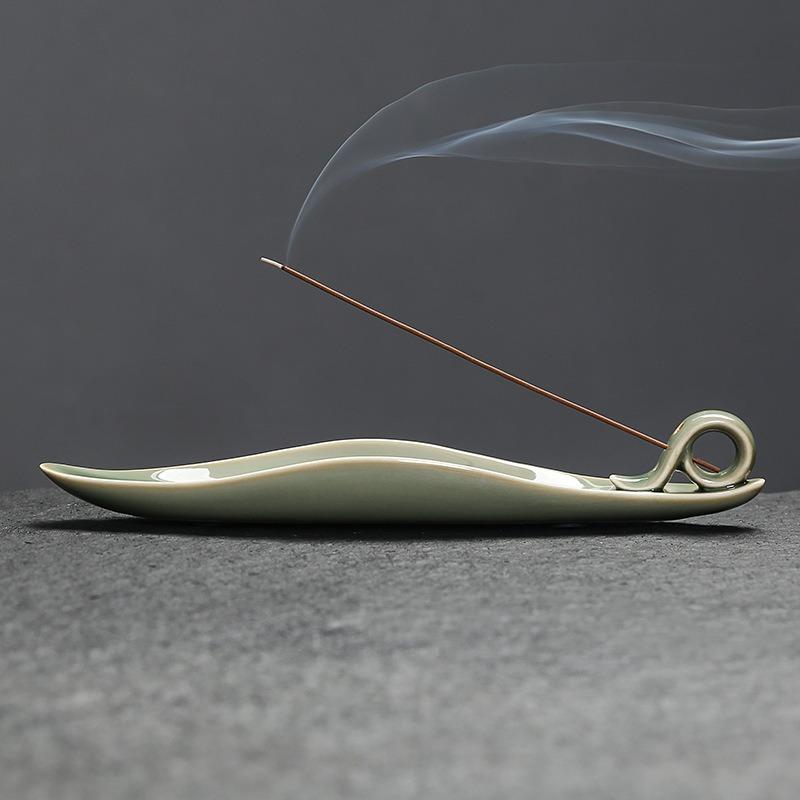 1 Stück Kreativer Seladon Keramik Räuchergefäß Perfekt für Serene Teezeremonie Ambiente Schlank Elegante Heimdekoration (Ohne Weihrauch)