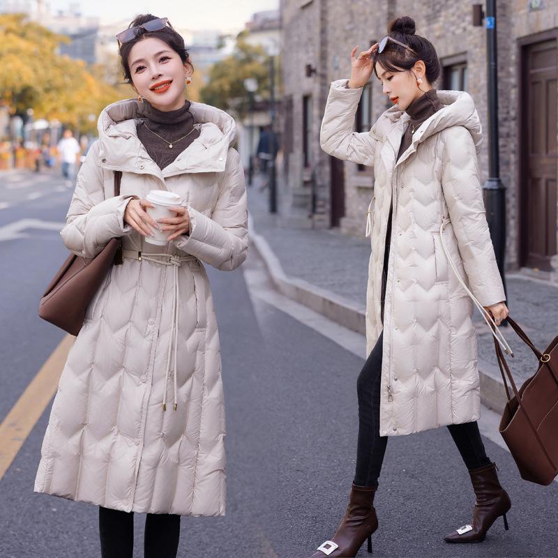 

Женская зимняя куртка-пуховик с капюшоном Slim Fit (90% пуха белой утки) S грязно-белый