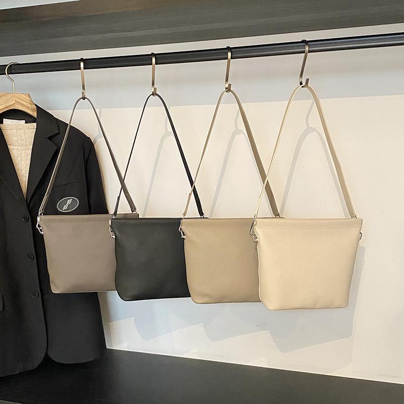 Fashion Pebbled Pattern Shoulder Bag New Soft Leather Texture Underarm Bag Large Capacity Commuter Crossbody Bag