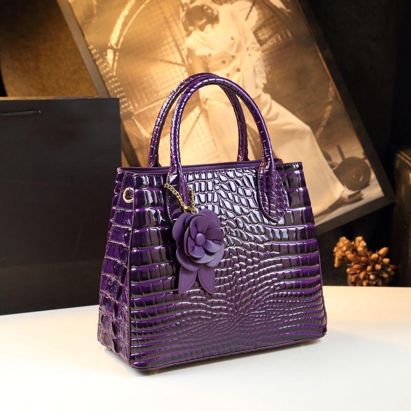 

New Fashion Women s Large Capacity Handbag
