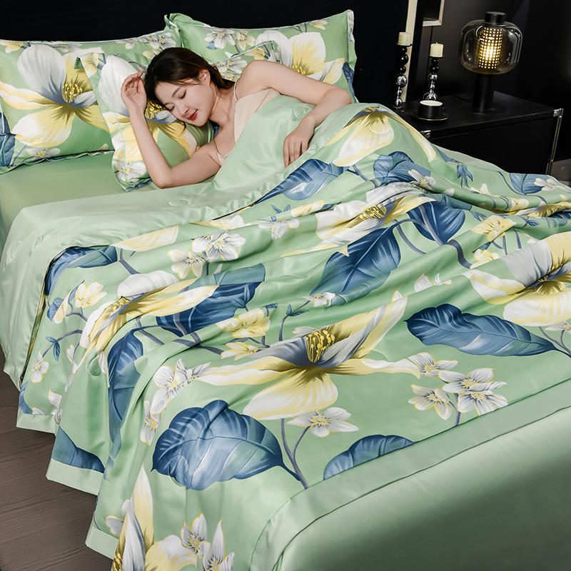 Summer Duvet Smooth Quilt Single/Queen Size Bedspread Skin-friendly Comforter Floral Style Duvets Edredon (No Pillowcase)