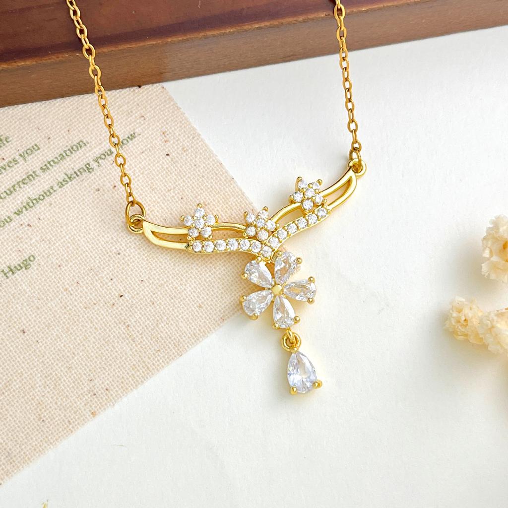 New Style Small Flower-shaped Drop Necklace for Women, V-shaped Neck Chain, Exquisite and High-end Accessory