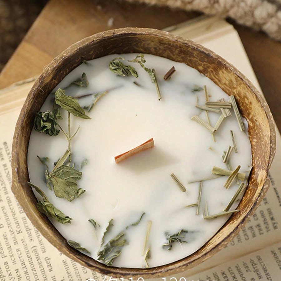 Natural Coconut Shell Scented Candle with Dried Flowers – Handmade Aromatherapy Candle for Home Decor & Relaxation