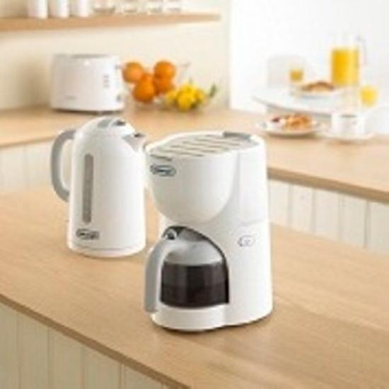 DeLonghi Drip Coffee Maker True Series No Paper Filter Required 4 Cups White CM200J-WH