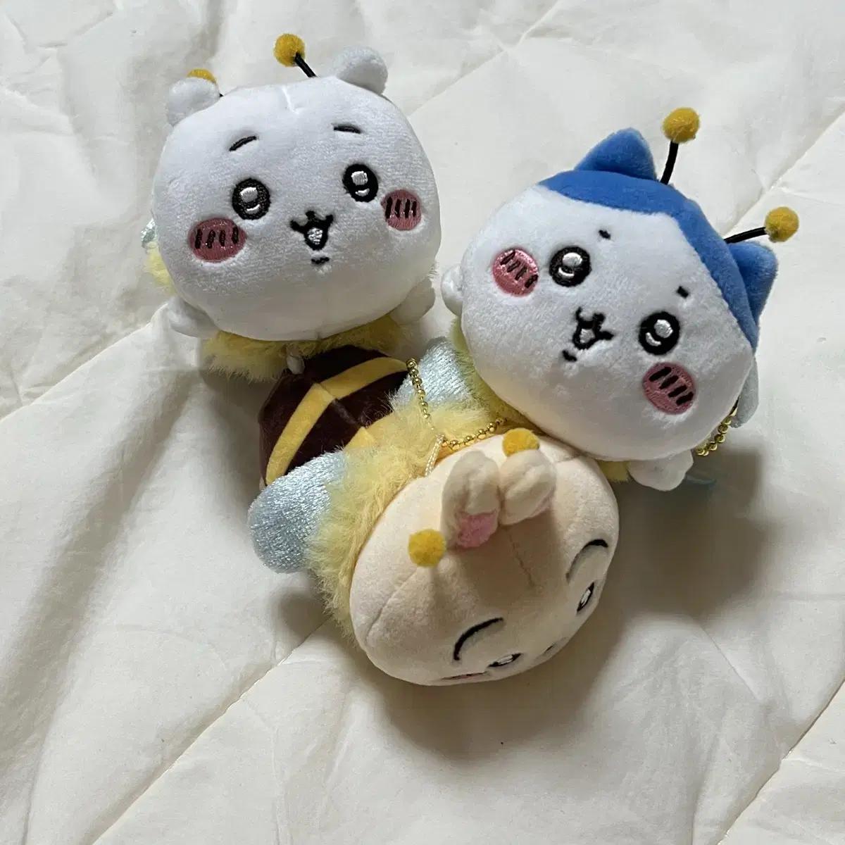 

Набор маскотов Чиикава Хачиварэ Усаги Пчела