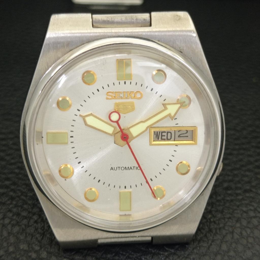 GENUINE VINTAGE SEIKO 5 AUTOMATIC 7S26A JAPAN MENS SILVER DIAL WATCH a702469-5 R124-a702469