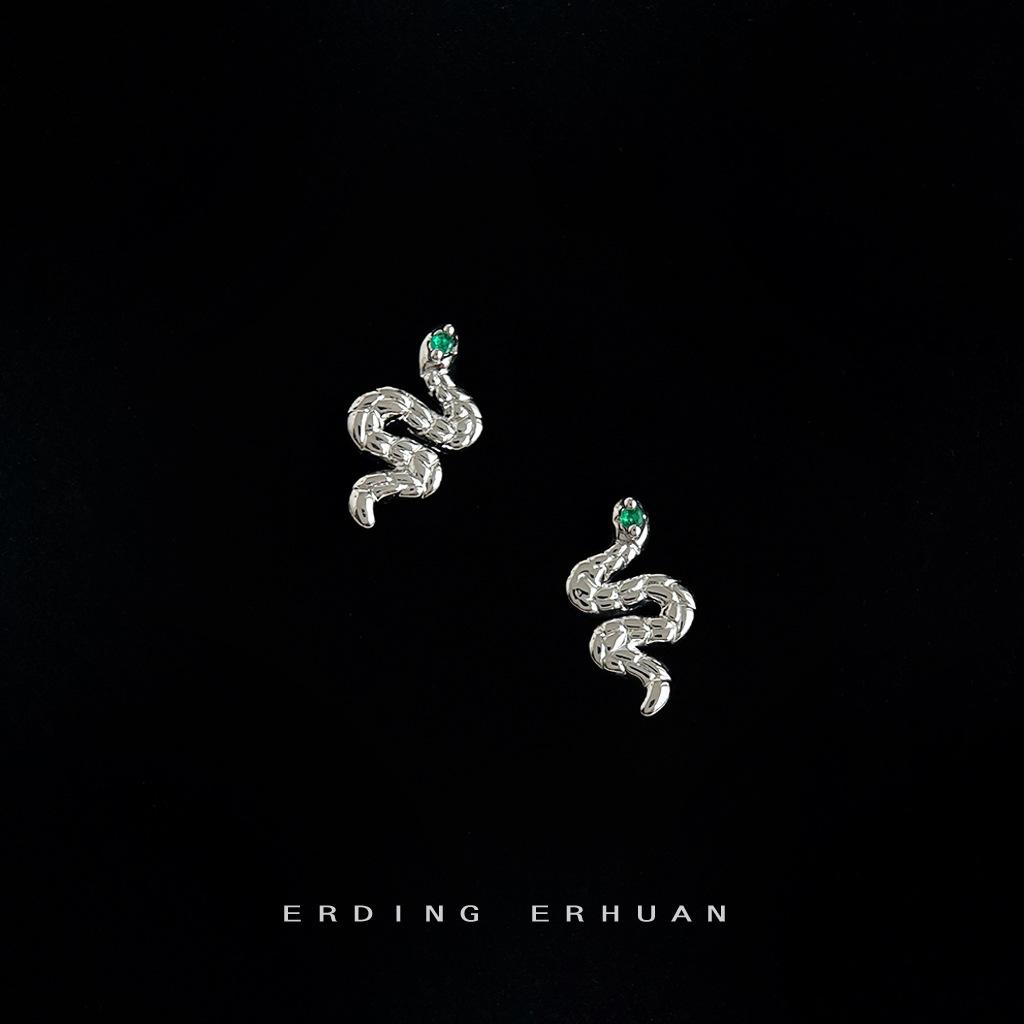 Micro zircon snake niche design Internet celebrity 925 silver needle earrings, stud earrings supply chain
